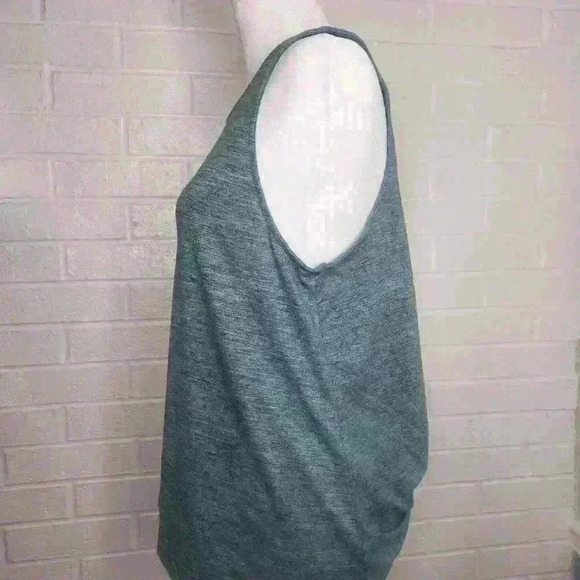 Yogalicious women's athletic tank top open back size large - Picture 4 of 7